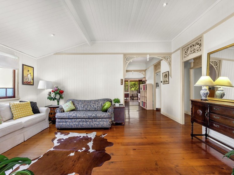 16 South Street, Yeerongpilly QLD 4105