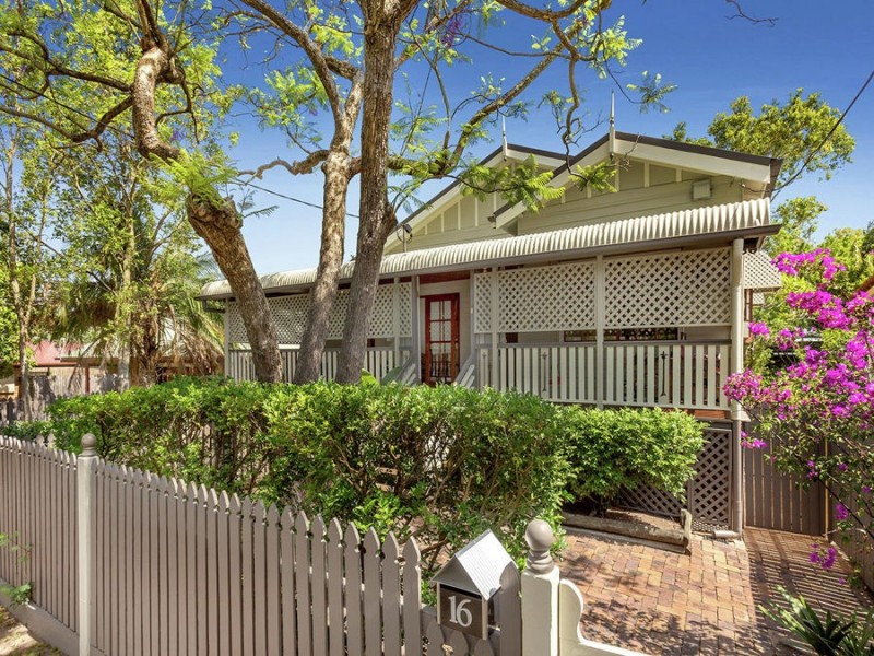 16 South Street, Yeerongpilly QLD 4105