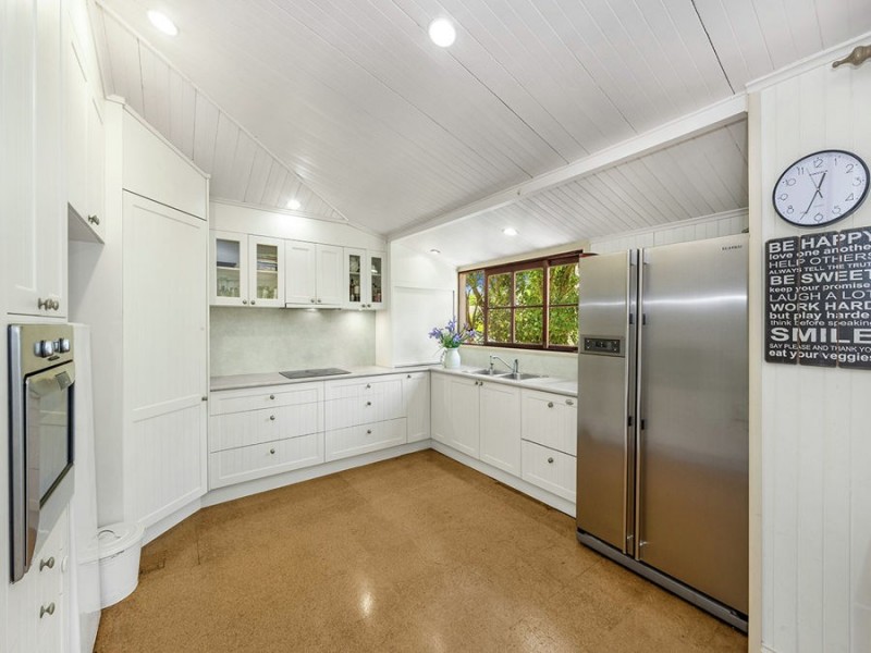 16 South Street, Yeerongpilly QLD 4105