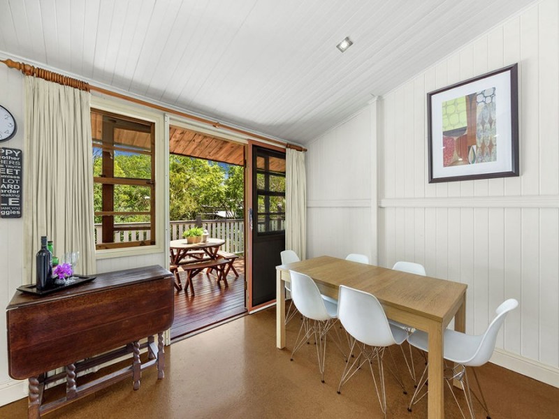 16 South Street, Yeerongpilly QLD 4105