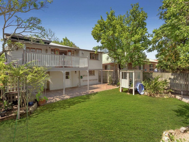 16 South Street, Yeerongpilly QLD 4105