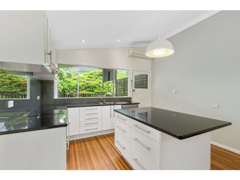 193 Cliveden Avenue, Oxley QLD 4075