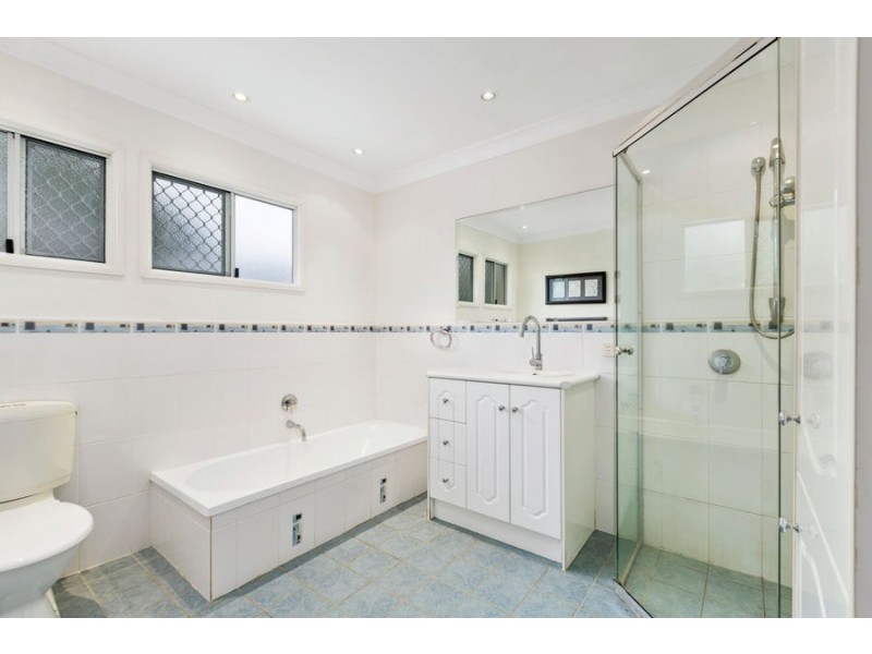 193 Cliveden Avenue, Oxley QLD 4075