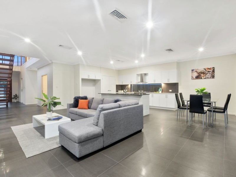 123 Graceville Avenue, Graceville QLD 4075