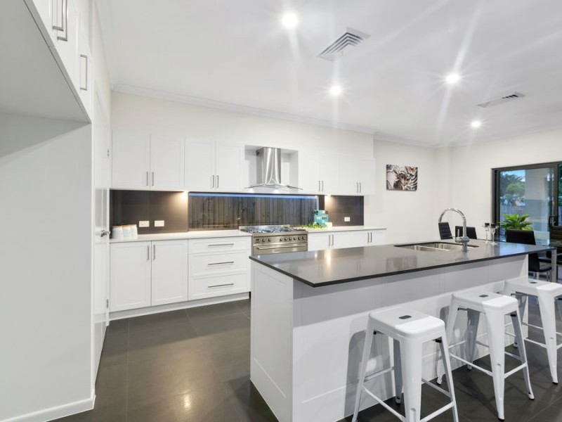 123 Graceville Avenue, Graceville QLD 4075