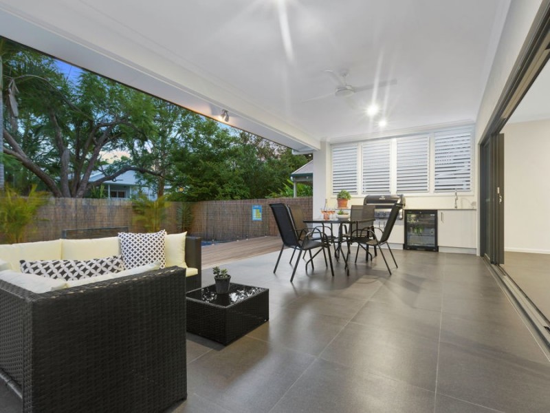 123 Graceville Avenue, Graceville QLD 4075