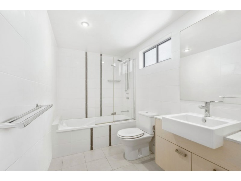 19/15 Walsh Street, Milton QLD 4064