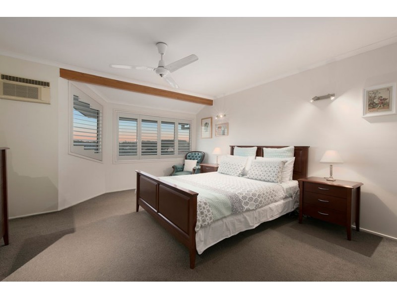 8 Tennent Street, Westlake QLD 4074