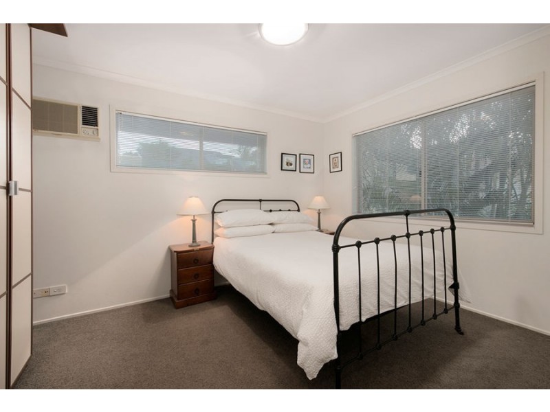 8 Tennent Street, Westlake QLD 4074