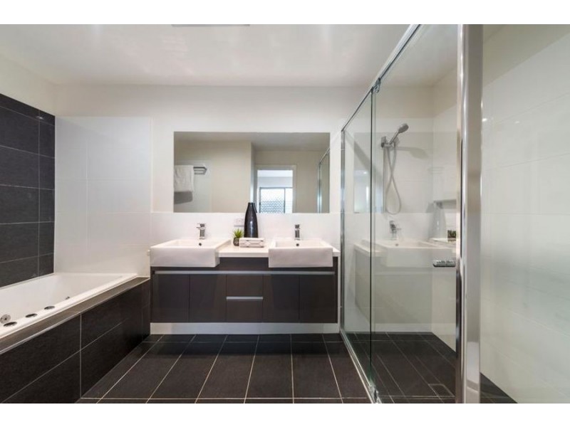 27 York Street, Indooroopilly QLD 4068