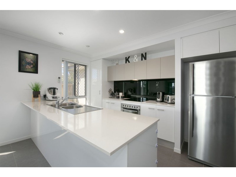 27 Neroli Drive, Springfield Lakes QLD 4300