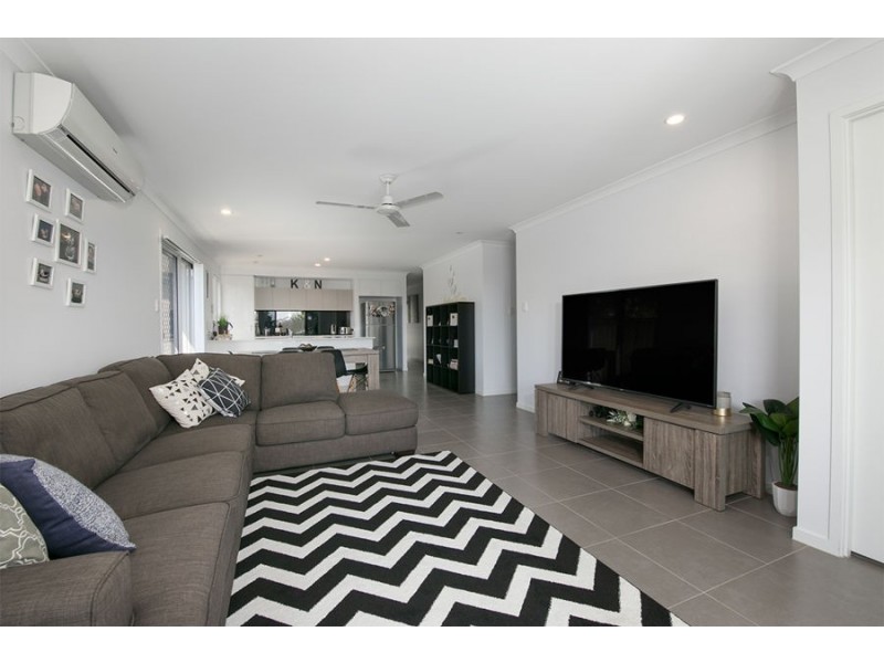 27 Neroli Drive, Springfield Lakes QLD 4300