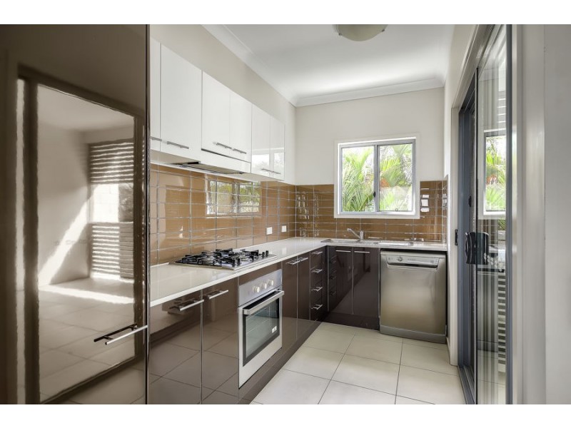 2/16 Railway Terrace, Corinda QLD 4075