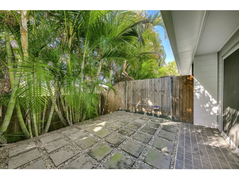 2/16 Railway Terrace, Corinda QLD 4075