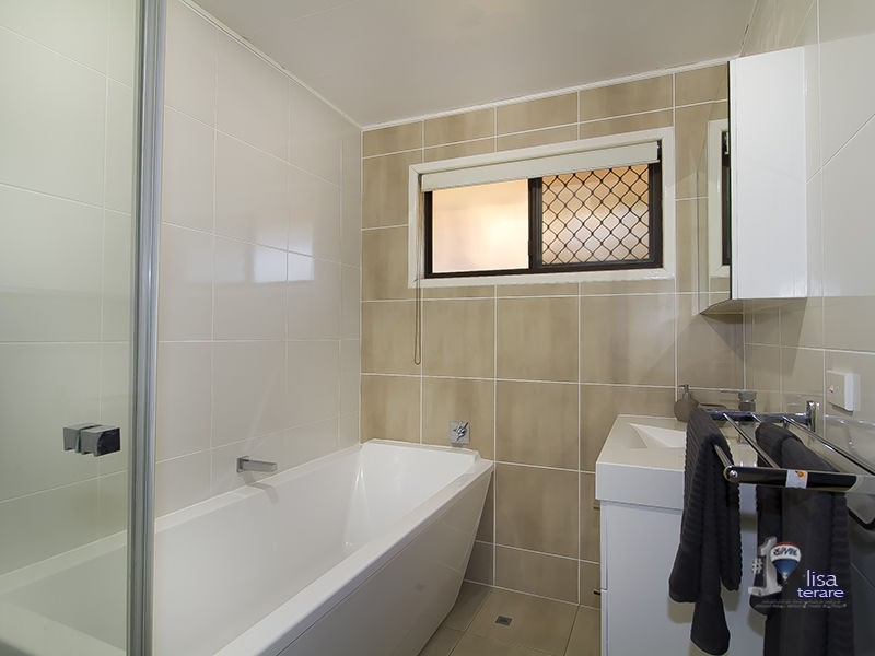 24 Pennant Street, Jamboree Heights QLD 4074