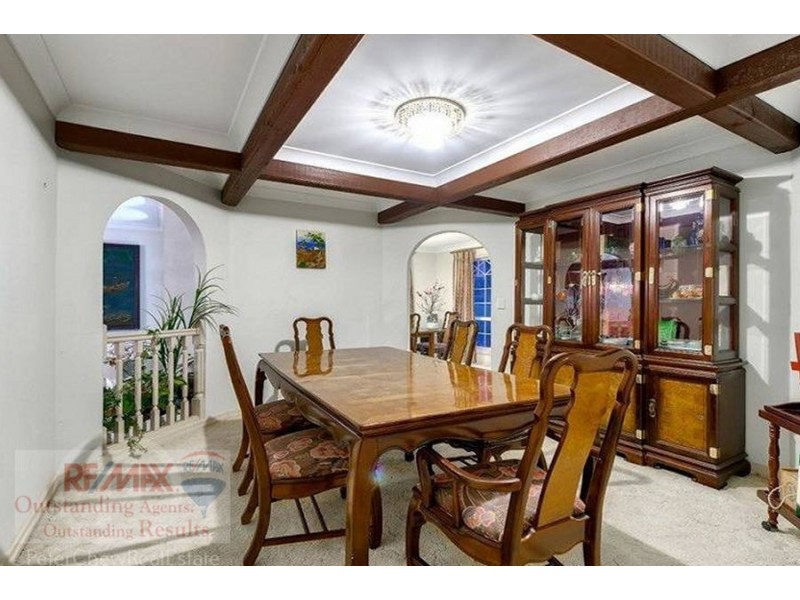 235 Mount Ommaney Drive, Mount Ommaney QLD 4074