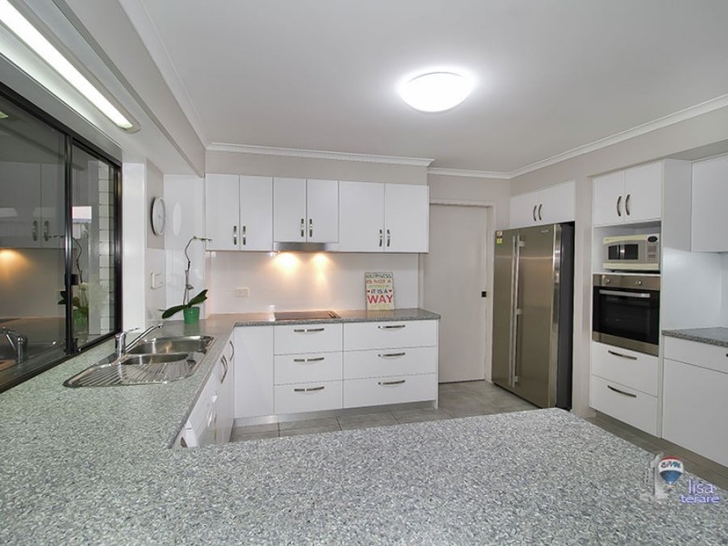 27 Prosser Street, Riverhills QLD 4074