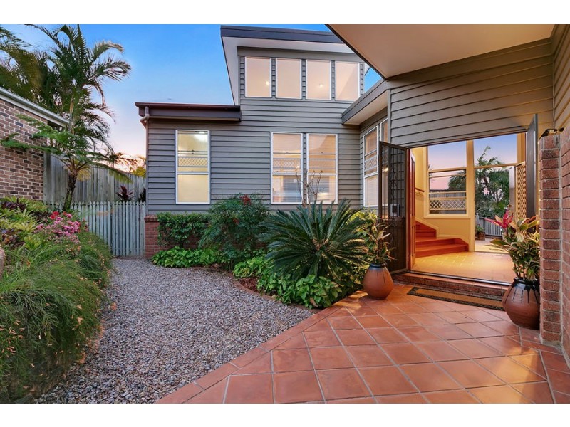 52 Maculata Drive, Chapel Hill QLD 4069