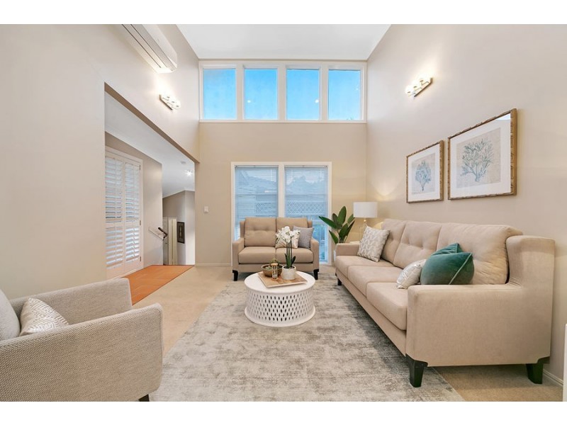 52 Maculata Drive, Chapel Hill QLD 4069