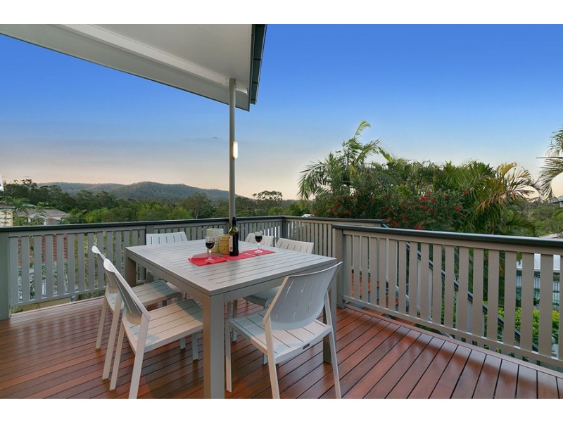 52 Maculata Drive, Chapel Hill QLD 4069