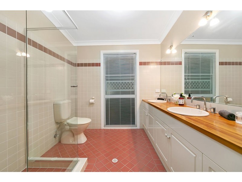 52 Maculata Drive, Chapel Hill QLD 4069