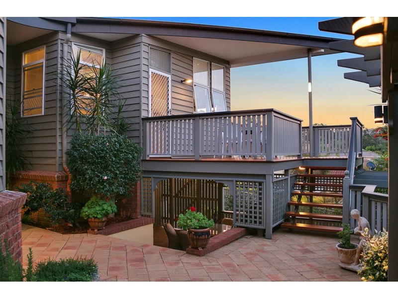 52 Maculata Drive, Chapel Hill QLD 4069