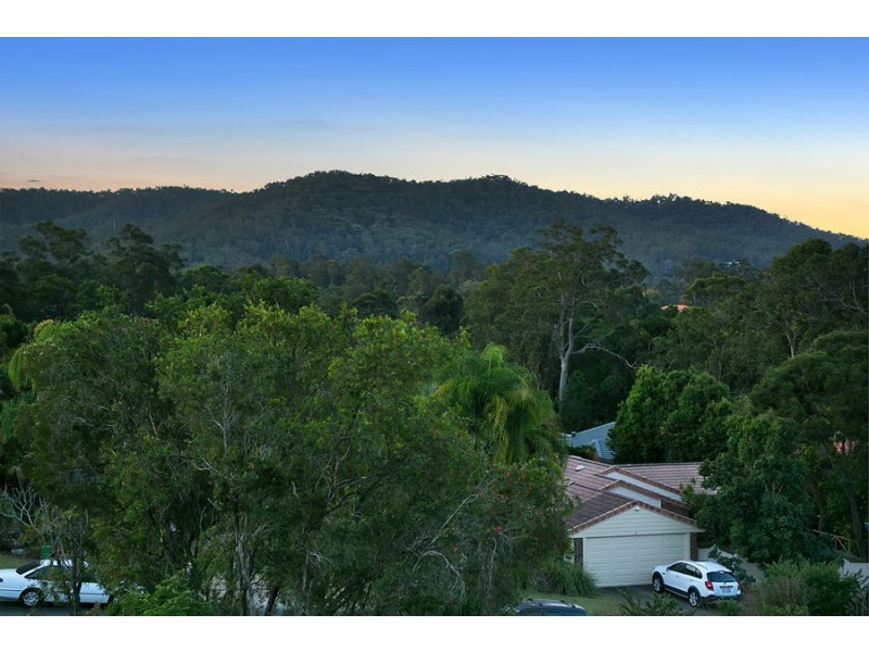 52 Maculata Drive, Chapel Hill QLD 4069