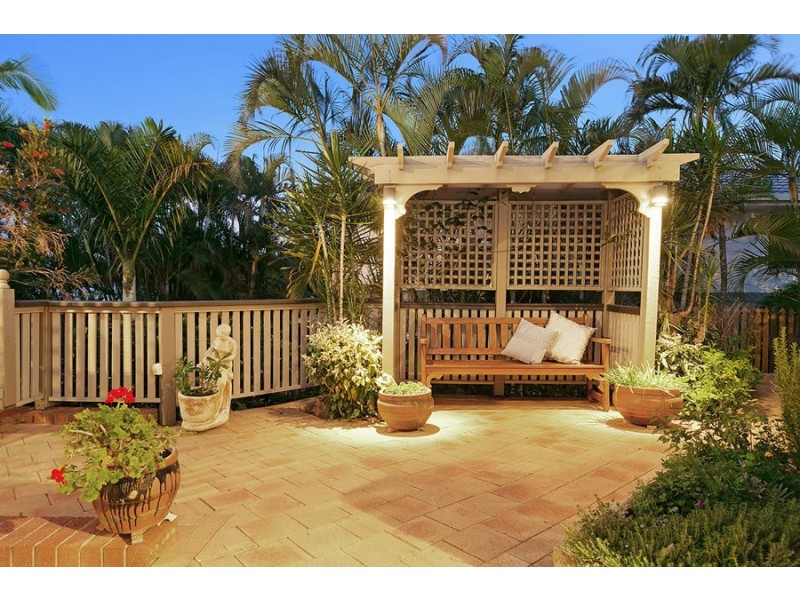 52 Maculata Drive, Chapel Hill QLD 4069