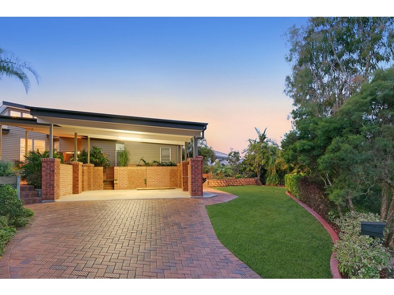 52 Maculata Drive, Chapel Hill QLD 4069