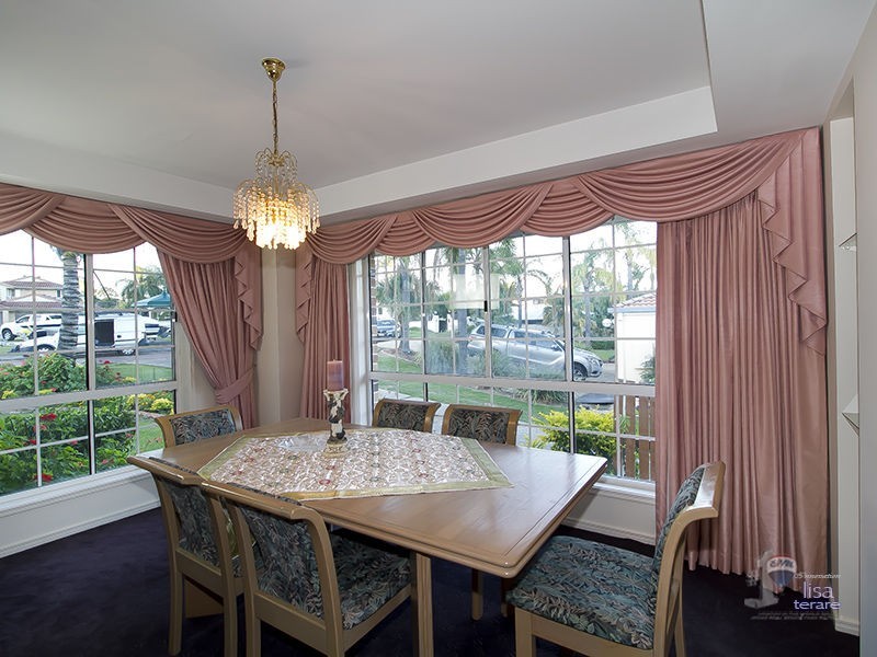 21 Woolner Place, Mount Ommaney QLD 4074