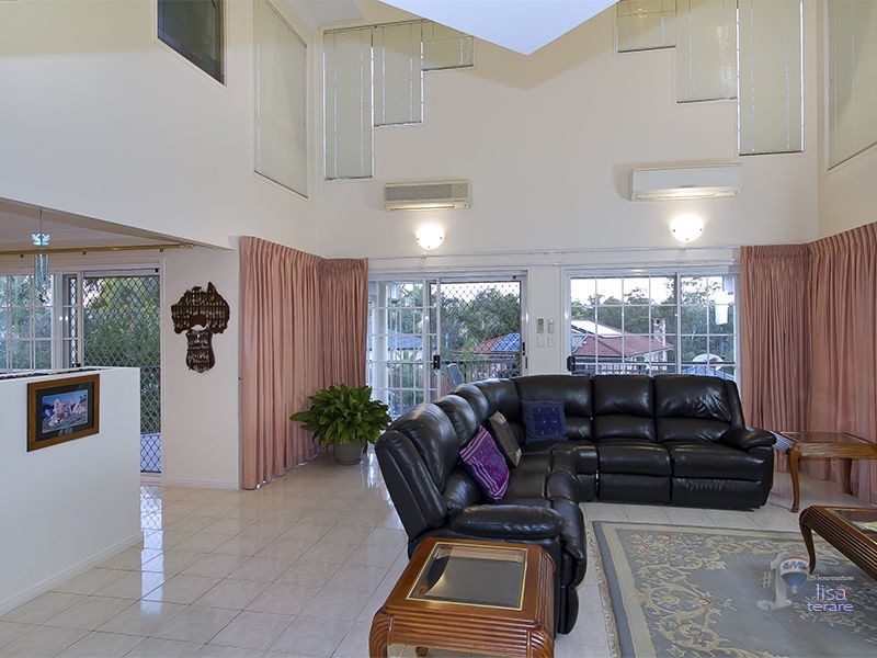 21 Woolner Place, Mount Ommaney QLD 4074