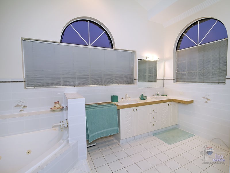 21 Woolner Place, Mount Ommaney QLD 4074