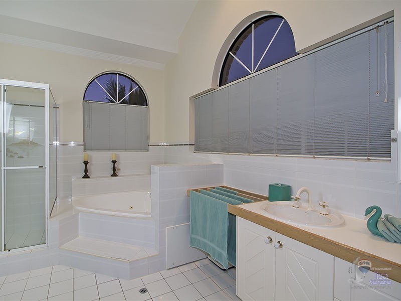 21 Woolner Place, Mount Ommaney QLD 4074