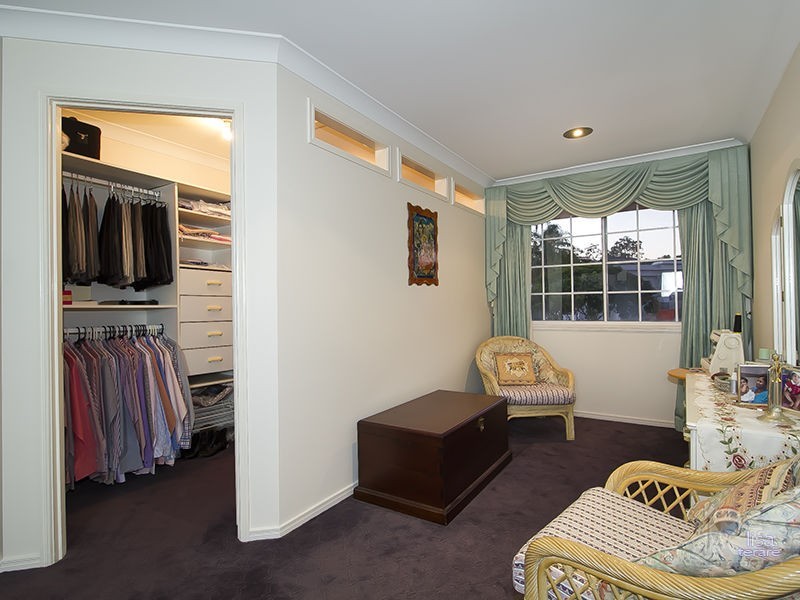 21 Woolner Place, Mount Ommaney QLD 4074