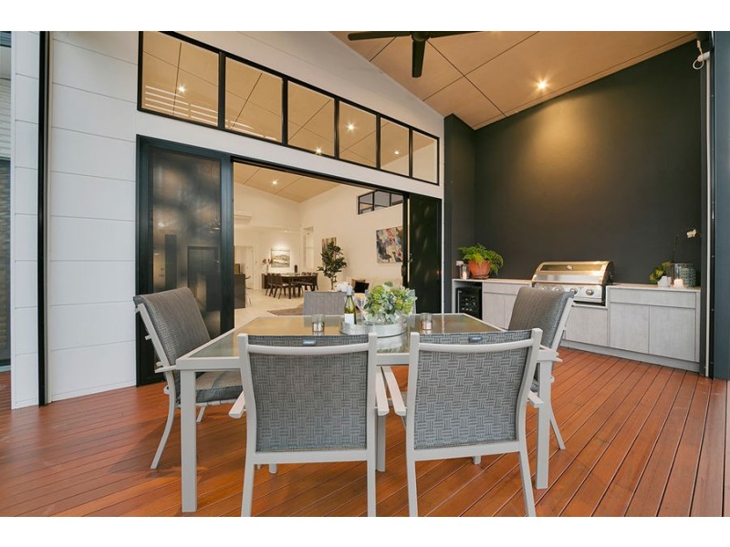 71 Rosebery Tce, Chelmer QLD 4068