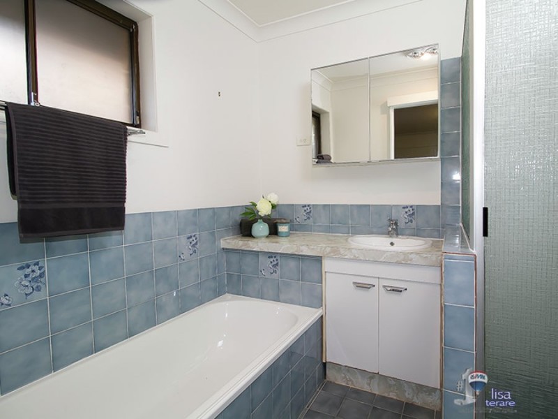 4 Trephina Close, Riverhills QLD 4074