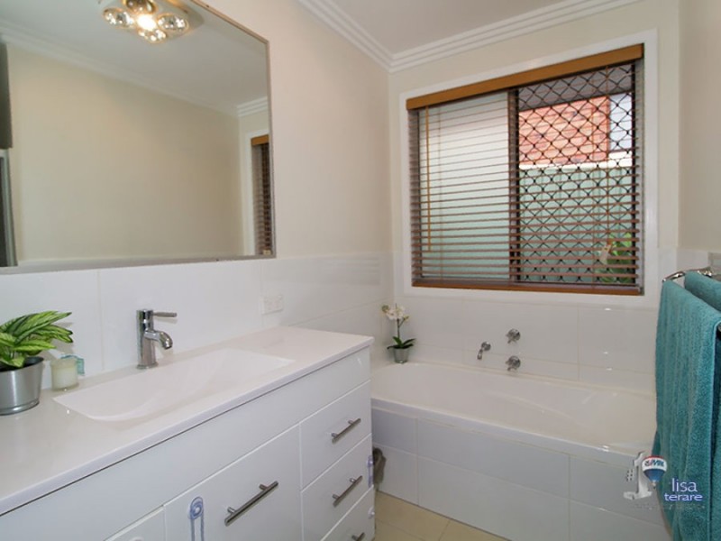 16 Colonsay Street, Middle Park QLD 4074