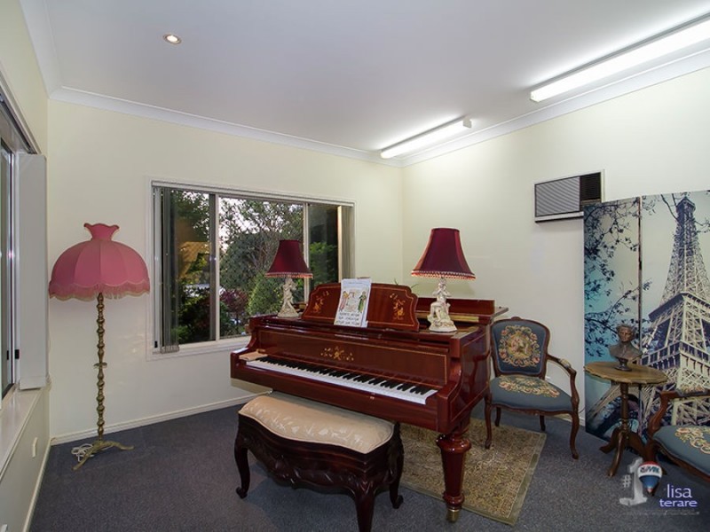 7 Girraween Close, Riverhills QLD 4074