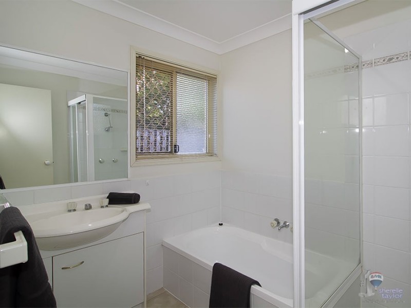 21 Olympic Place, Sinnamon Park QLD 4073