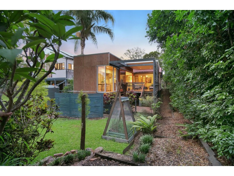 69 Abingdon Street, Woolloongabba QLD 4102