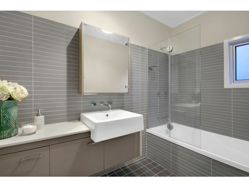 69 Abingdon Street, Woolloongabba QLD 4102