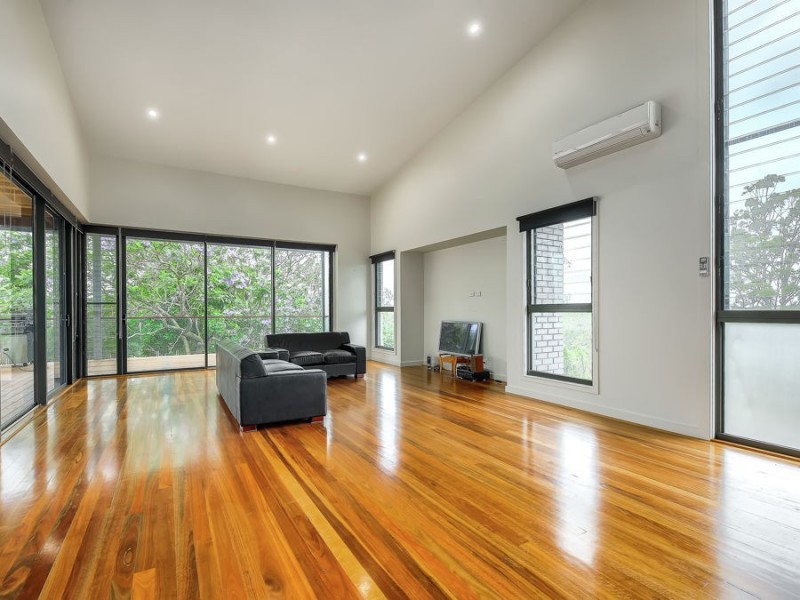 43 Mozart Place, Mount Ommaney QLD 4074