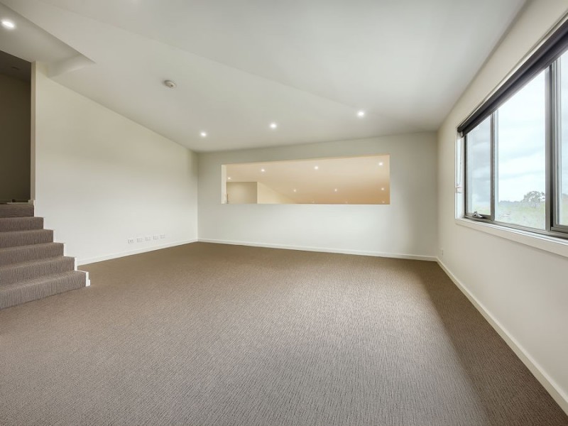 43 Mozart Place, Mount Ommaney QLD 4074