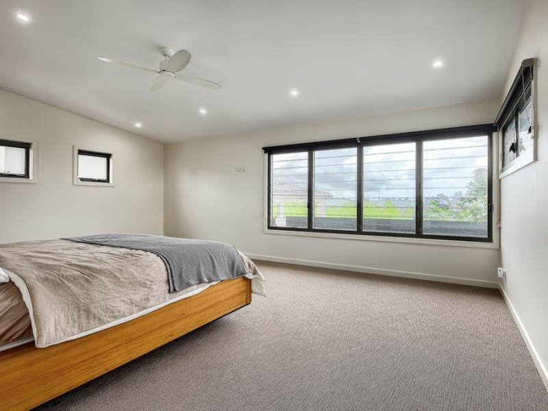 43 Mozart Place, Mount Ommaney QLD 4074