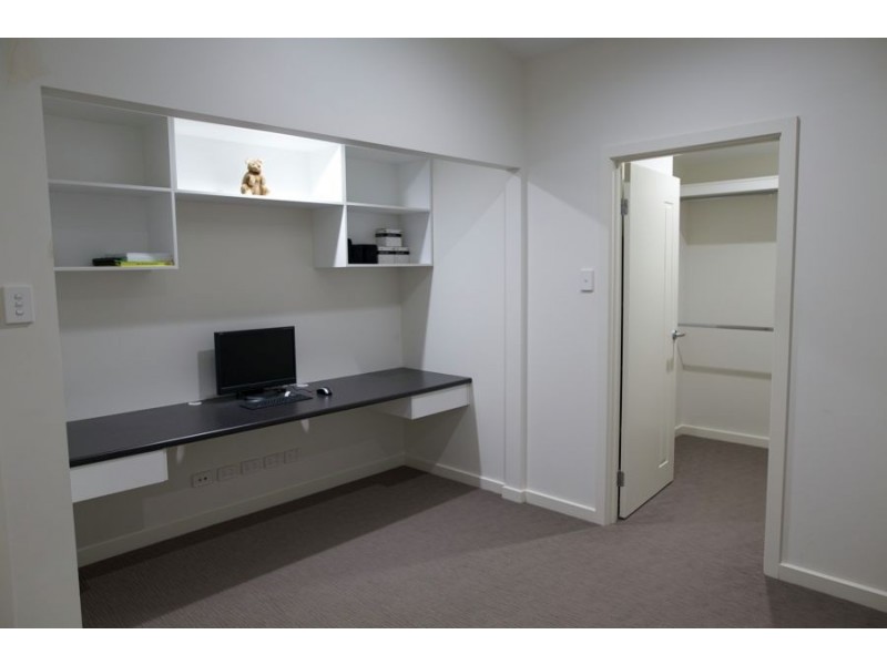 43 Mozart Place, Mount Ommaney QLD 4074