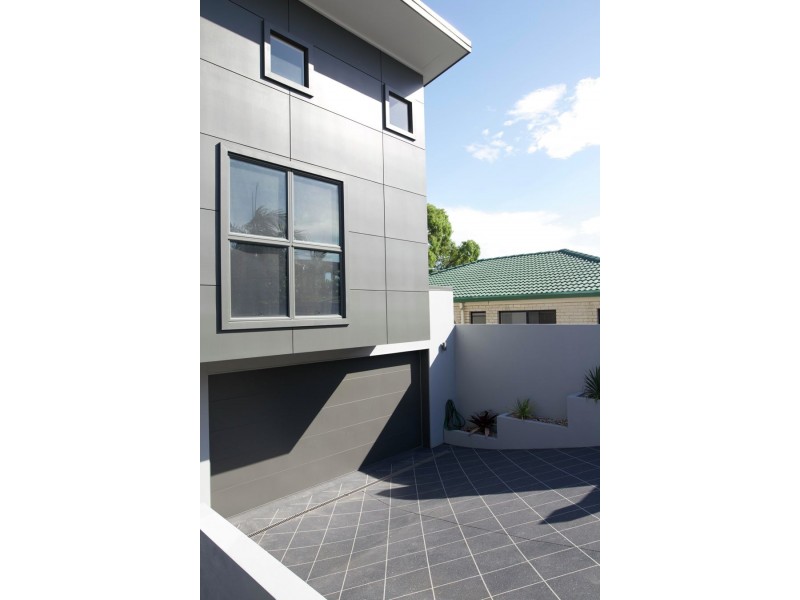 43 Mozart Place, Mount Ommaney QLD 4074