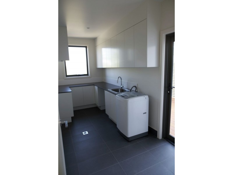 43 Mozart Place, Mount Ommaney QLD 4074