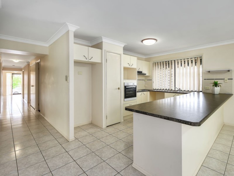 3 Selkirk Close, Oxley QLD 4075