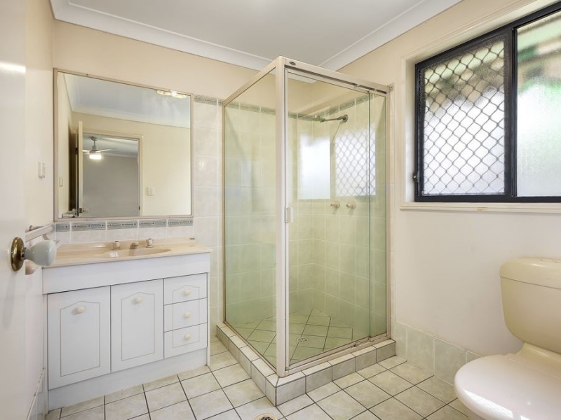 3 Selkirk Close, Oxley QLD 4075