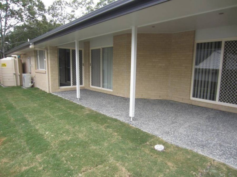 8 Greenview Street, Oxley QLD 4075